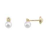 Gold Earrings with Shiny Pearls